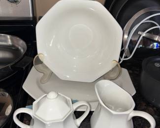 Royal Staffordshire Liberty Iron Stone J&G Meakin!