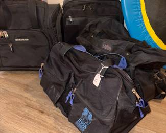 Hartmann Blk Rolling Carry-on, Caio Rolling Carry-on, Etc!
