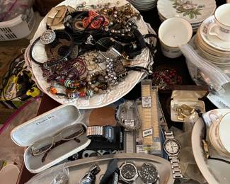 Costume and watches collection