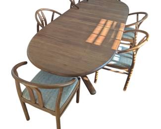 Dyrlund 2 Leaf Teak Dining Table