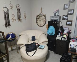 Leather chase lounge