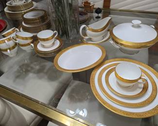 Ascot by Wedgwood gold-trimmed dish set
