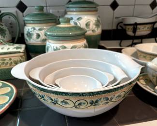 Pfaltzgraff dish set