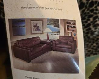 Beautiful - NEW WITH TAGS - Omnia leather sofa with 2 ottomans
