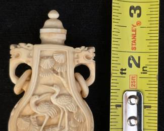 Hand-carved antique snuff bottle approx 3" - Side 2