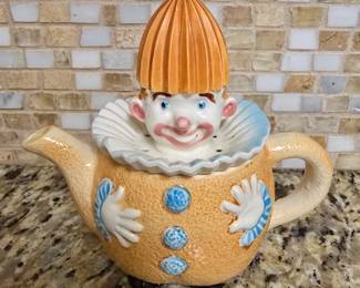 Vintage Clown Tea Pot with Juicer lid - Made in Japan