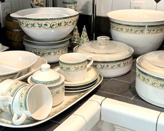Pfaltzgraff dish set