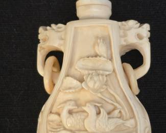 Hand-carved antique snuff bottle approx 3" - Side 1