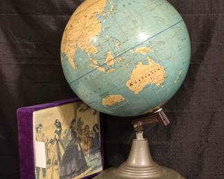 Vintage Hanes handkerchief box - Vintage Econocraft Globe from 1965