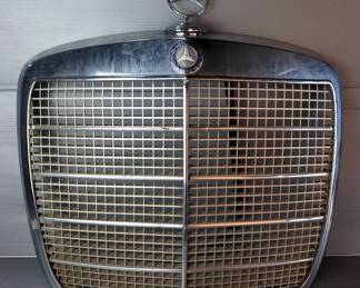 Mercedes-Benz Chrome Grille Assembly