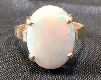 Ladies 14k Gold And Opal Ring, Size 7.5