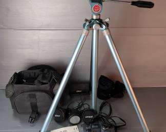 Nikon Coolpix 995 Digital Camera with Tripod, Lenses & Accessories