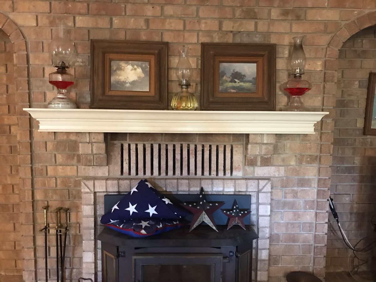 Windbergs, oil lamps, US flags