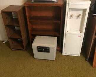 Shelves, small safe