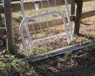 Twin metal bed frame/headboard/footboard