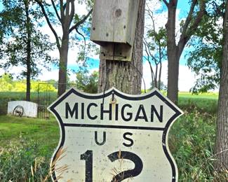 MANY VINTAGE SIGNS