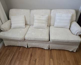 SOFA BED -GOOD FOR QUESTS