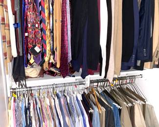 Lots of nice men’s clothing 