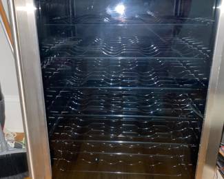 Wine cooler fridge