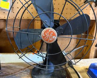 Vintage 1940s General Electric 95X539 12 inch fan