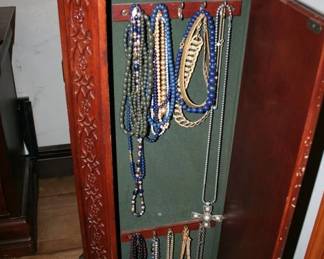 Jewelry Armoires Contents Included Counts
