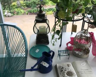 Items Located In The Screened In Back Patio