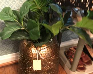 Items Located In The 1st Bedroom ( Master)