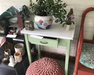 Items Located In The Screened In Back Patio