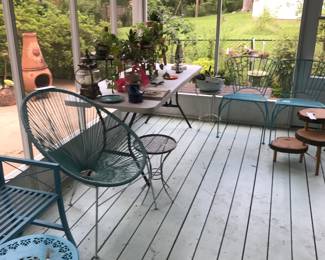 Items Located In The Screened In Back Patio