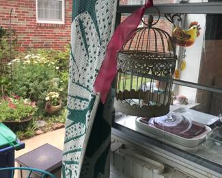 Items Located In The Screened In Back Patio