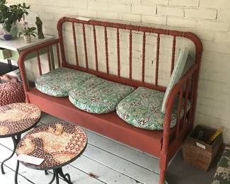 Items Located In The Screened In Back Patio