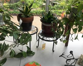Items Located In The Screened In Back Patio