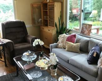 Items Located In The Family Room