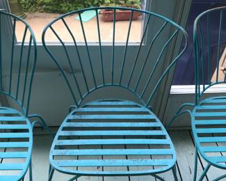 Items Located In The Screened In Back Patio