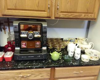 Kitchenware, stereo 