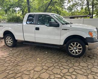 2012 Ford F150 XL 4X4 Truck, 116,000 miles