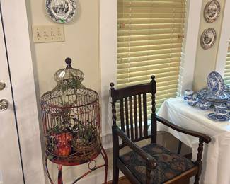 Standing bird cage