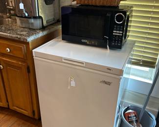 Arctic King Chest Freezer