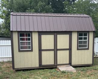 Wood & Metal Roof Storage Building in excellent condition