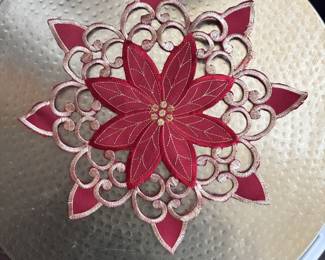 Lace poinsettia doily