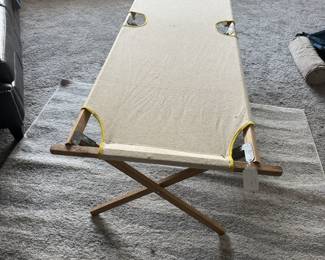 Collapsible army cot