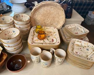 Dishware Set