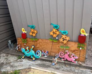 fun outdoor/garden decorations