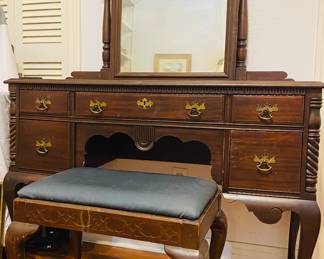 antique vanity set