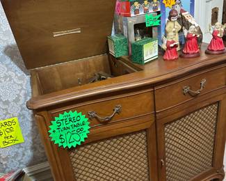 Vintage Stereo/Turn Table - Christmas Items
