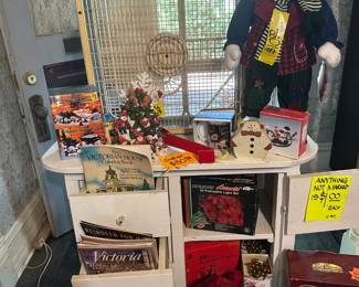 Wood Hutch - Christmas Items