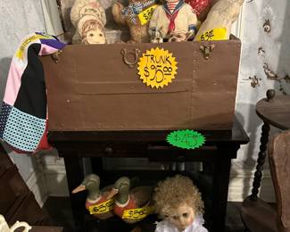 Wood Trunk - Dolls - Ducks
