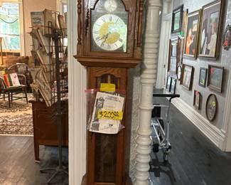 Wood Grandmaws Clock - Artwork