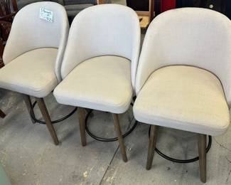 3 rotating Bar Stools