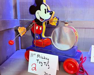 Mickey Tug Tug Toy